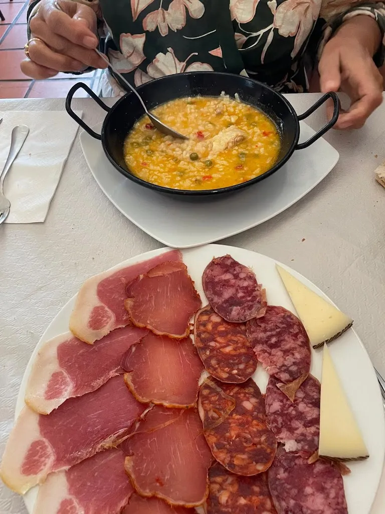 Ana Belén Alonso_Cafetería Restaurante La Posada_Martín Muñoz de las Posadas_recensione