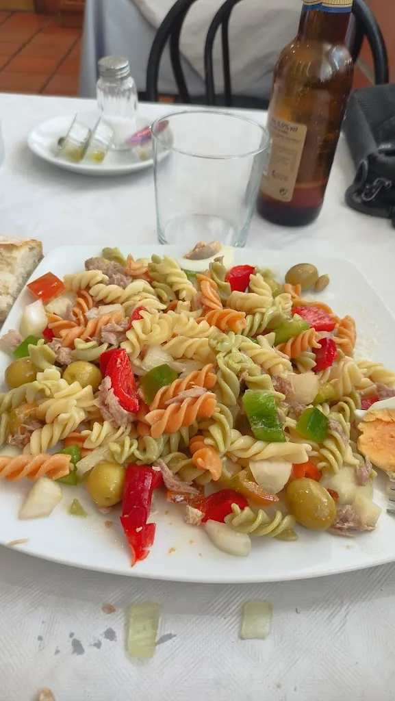 Outdoor_Cafetería Restaurante La Posada_Martín Muñoz de las Posadas_recensione