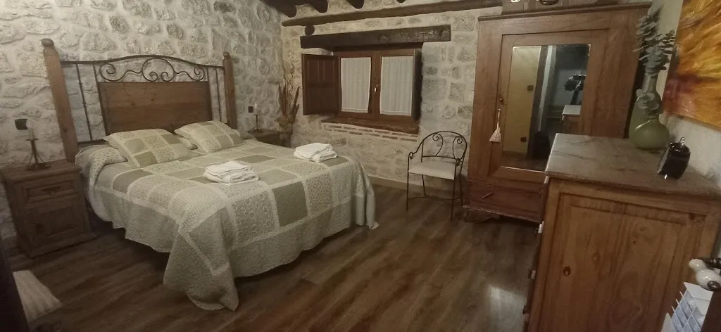 Nieves Jimenez_Casa Rural Valle de la Hoz_Membibre de la Hoz_review