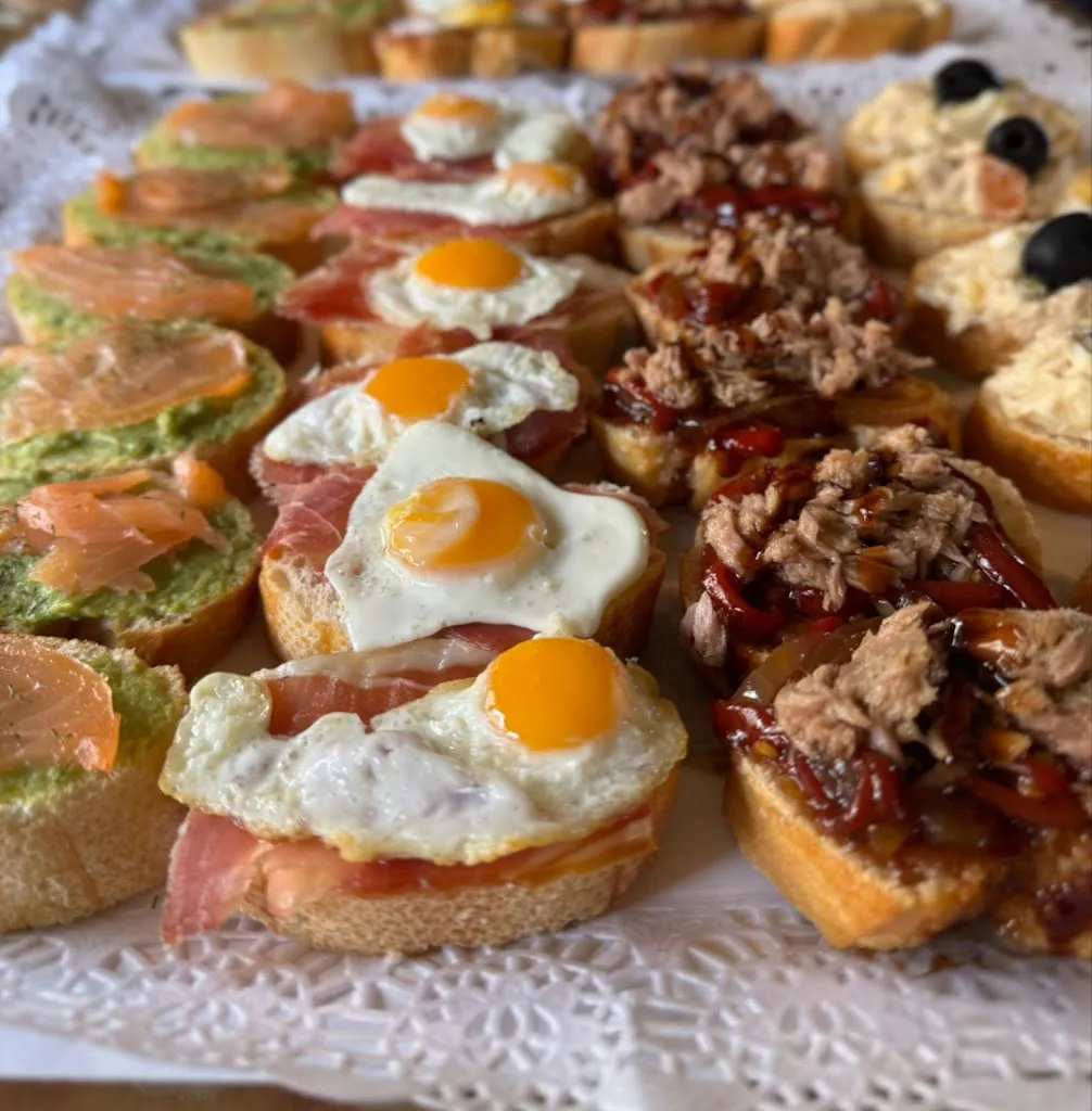 Bar Arco | Bar Restaurante en Montejo de la Vega restaurant in Montejo de la Vega de la Serrezuela