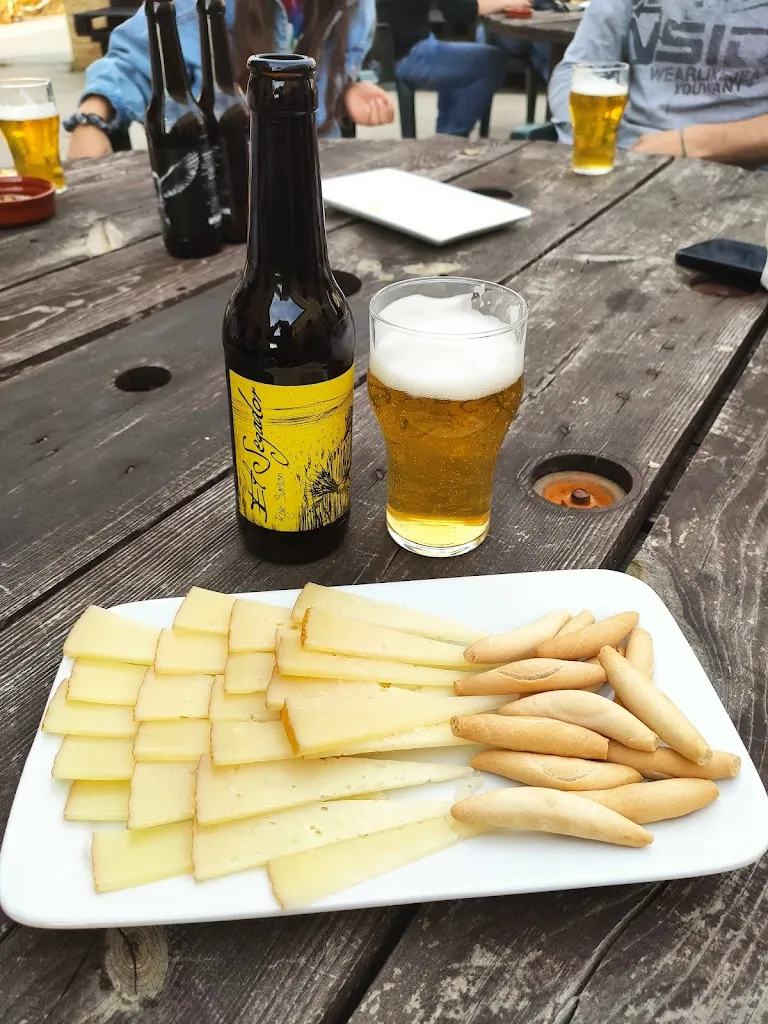 Menu_Cervezas Casuar Artesan-Ales_Montejo de la Vega de la Serrezuela_image_2