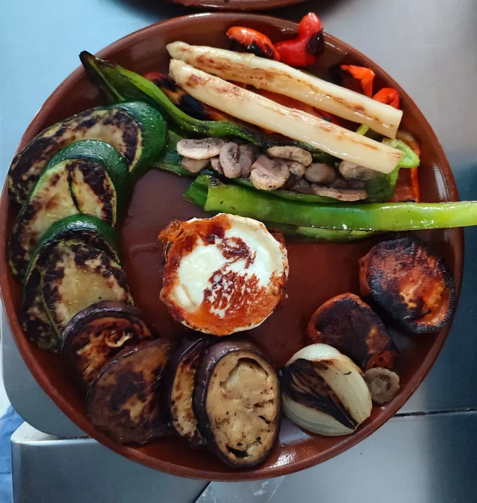 Menu_Restaurante-Bar César_Navalmanzano_image_2