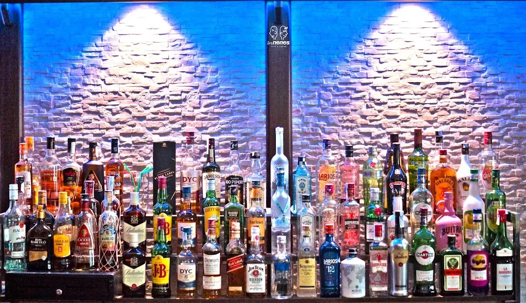 Los nenes café & copas_Navalmanzano_slider_image_1