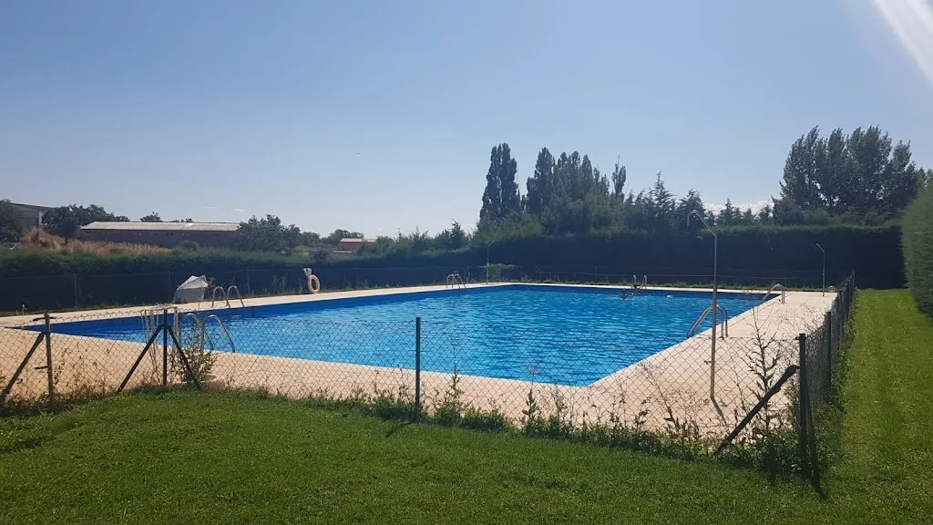 David Sacristán Lobo_Piscina de Navares_Navares de Ayuso_review