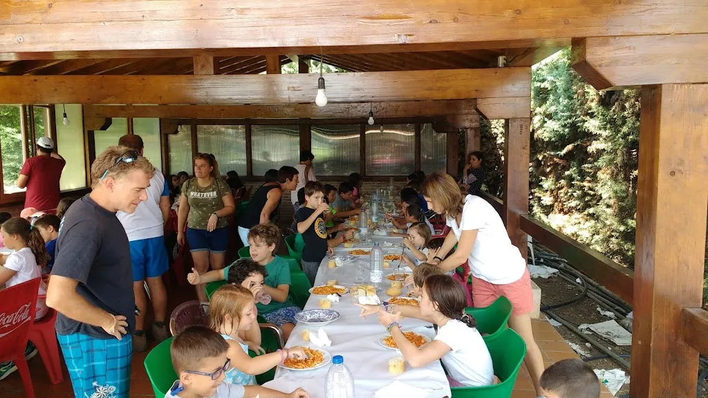 Piscina de Navares restaurant in Navares de Ayuso