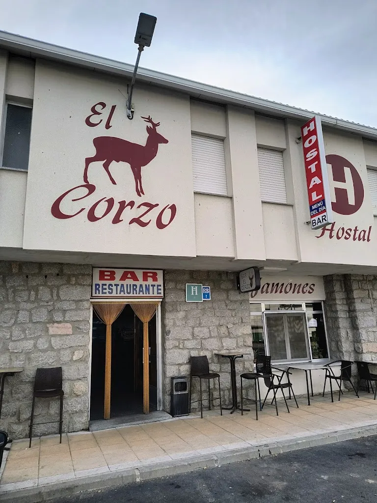 Hostal - Restaurante El Corzo restaurant in Navas de San Antonio