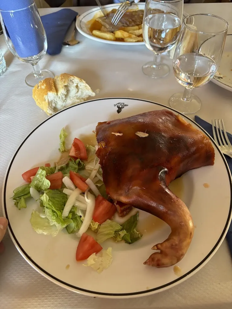 Hostal - Restaurante El Corzo_Navas de San Antonio_slider_image_2