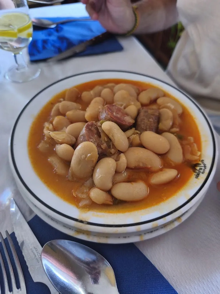 Hostal - Restaurante El Corzo_Navas de San Antonio_slider_image_3