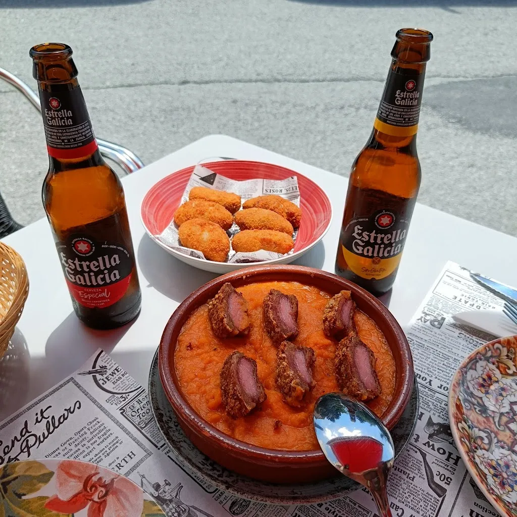 Francisco Conesa Nuero_Bar Centro_Navas de San Antonio_review