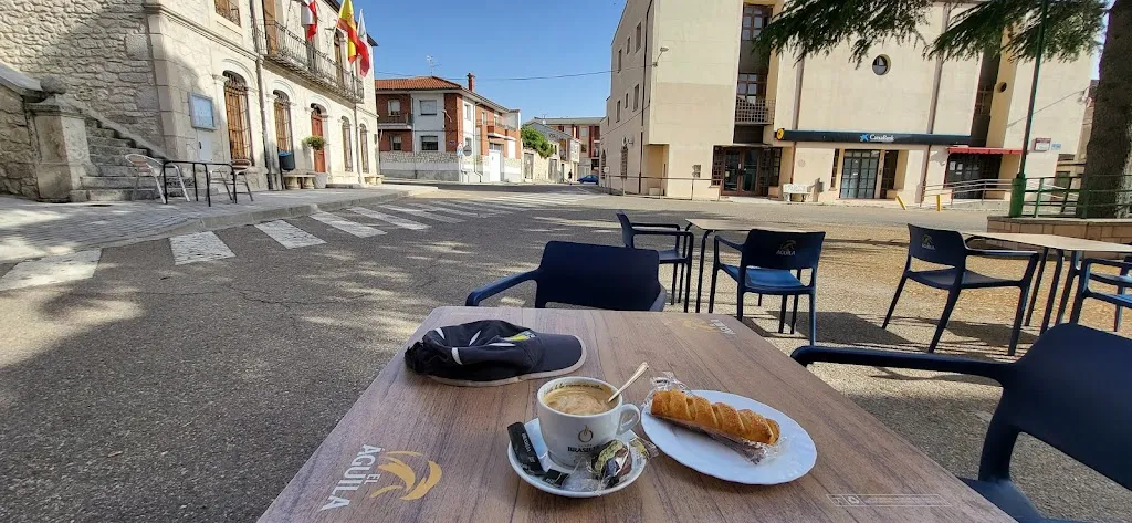 JOSE MARIA Minguela_Bar Restaurante El Sevillano_Olombrada_review