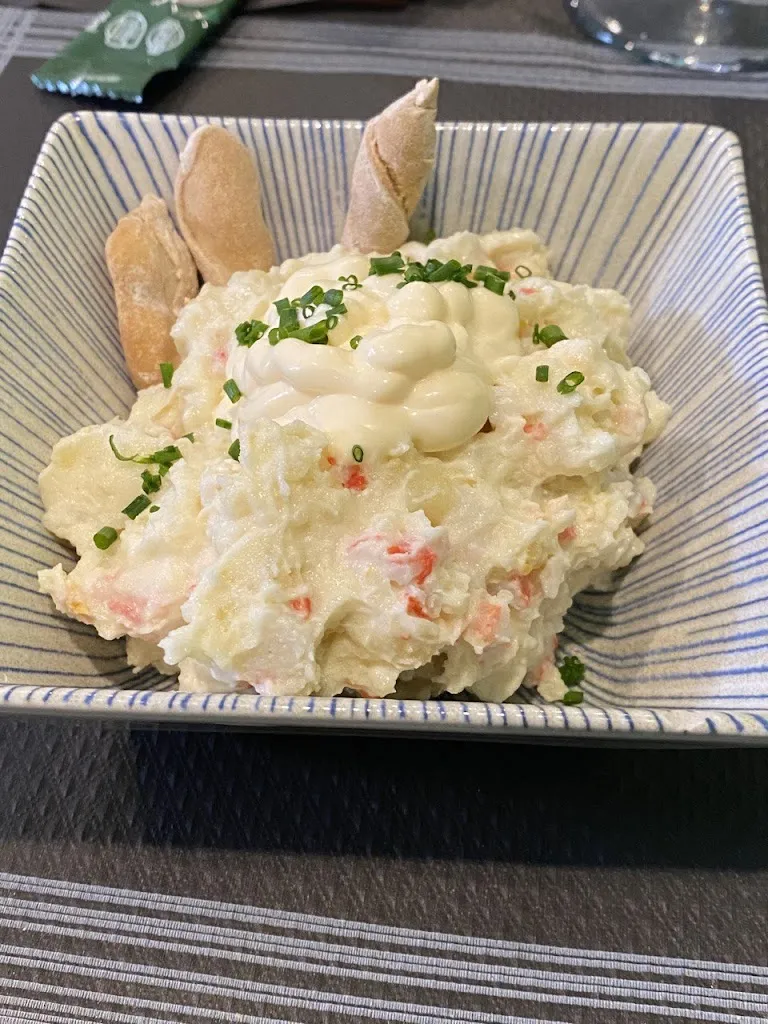 Claudia Ruiz Salinas_Bar La Kábila_Bayarque_review