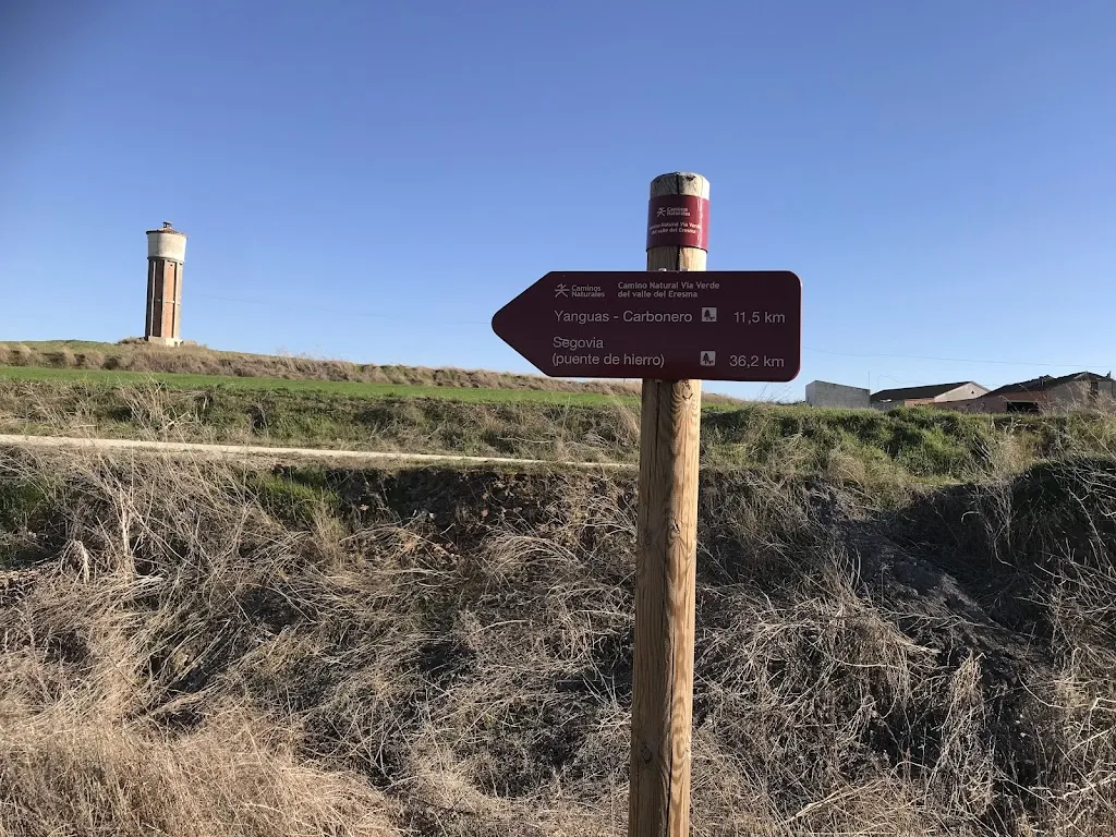 Pablo Loras_Frontón de Ortigosa de Pestaño_Ortigosa de Pestaño_review