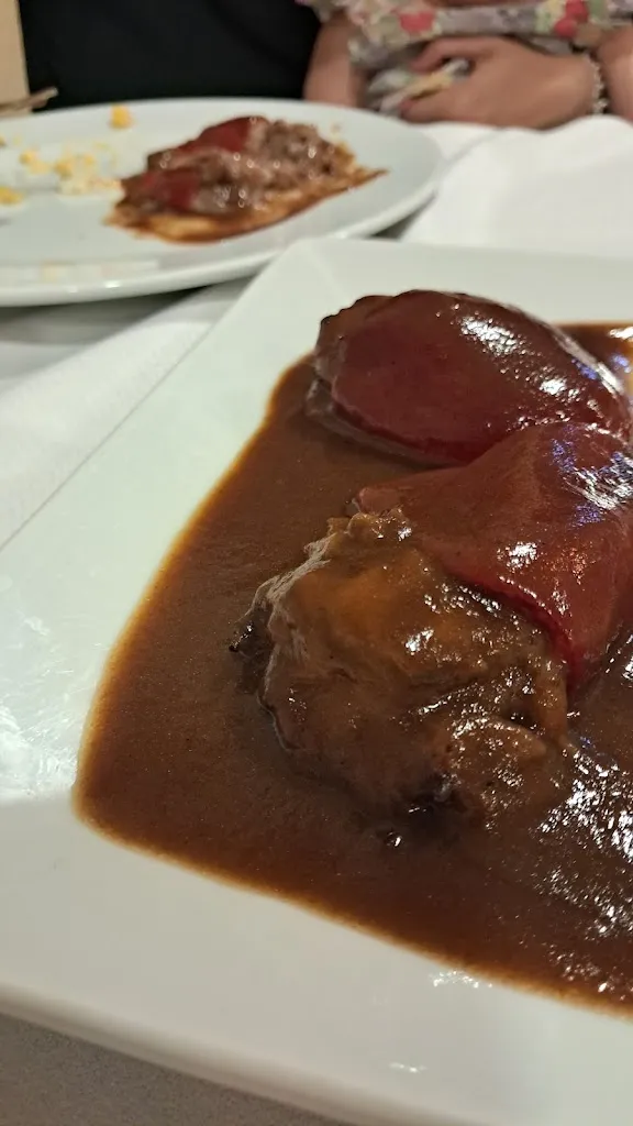 Ignacio Ruiz Alonso_Mesón Las Columnas_Riaguas de San Bartolomé_review