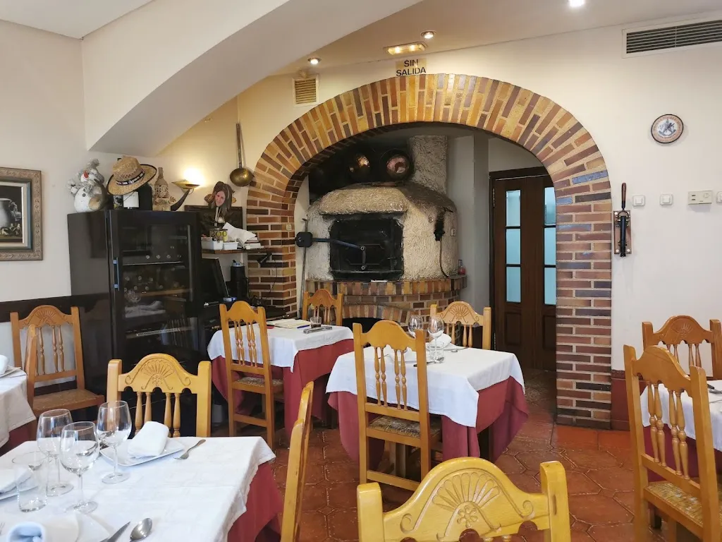 EL FOGÓN Bar Restaurante. restaurant in Riaza