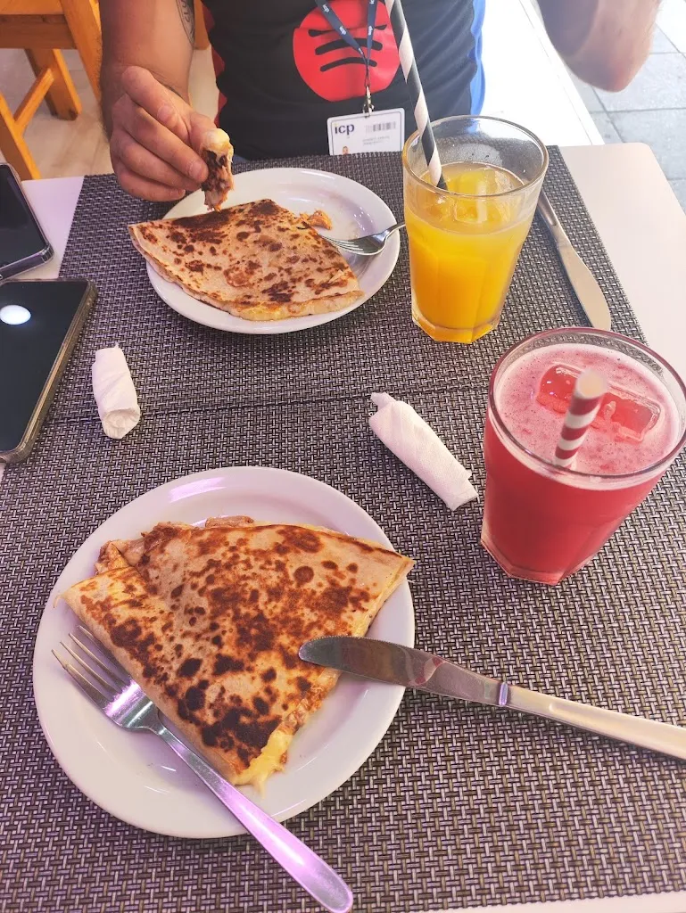 Lidia Elez_Pupusería Irra´s Express_Beires_review