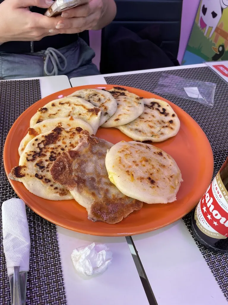 Pupusería Irra´s Express_Beires_slider_image_2