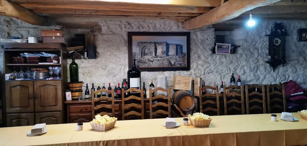 Bodegas Zarraguilla SL restaurant in Sacramenia