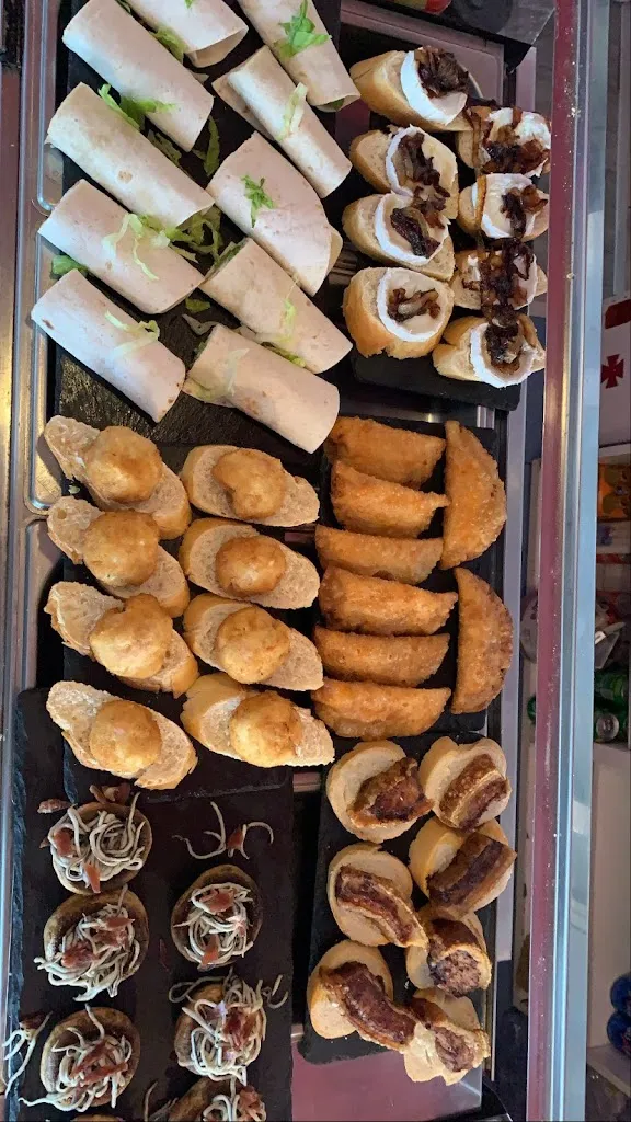 Menu_Bar La Entrada_San Cristóbal de Segovia_image_4