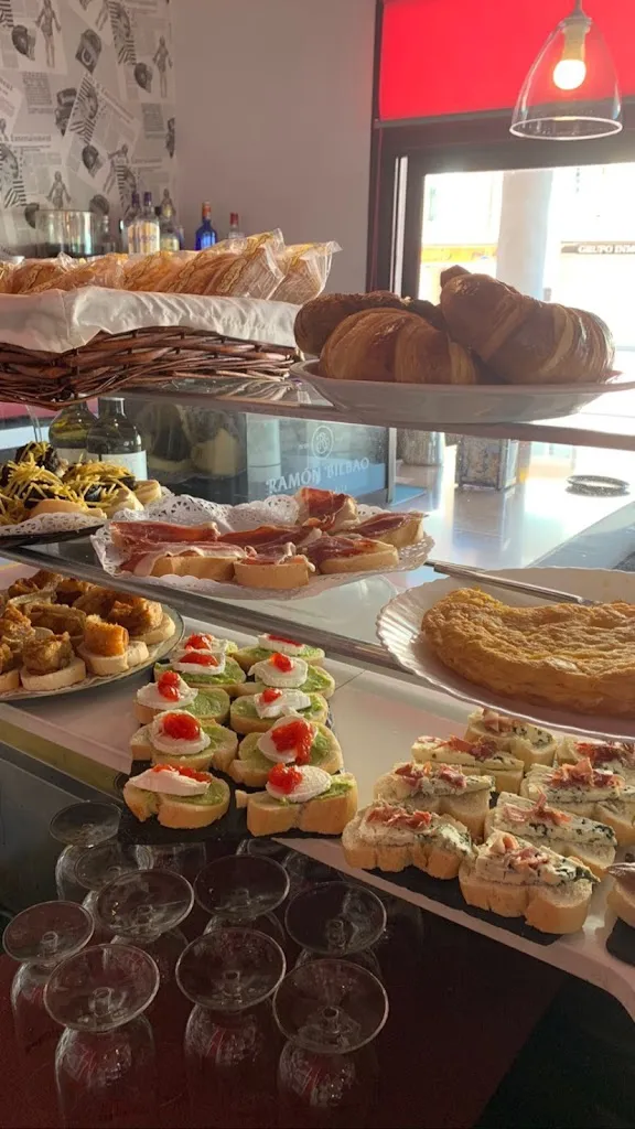 Menu_Bar La Entrada_San Cristóbal de Segovia_image_5