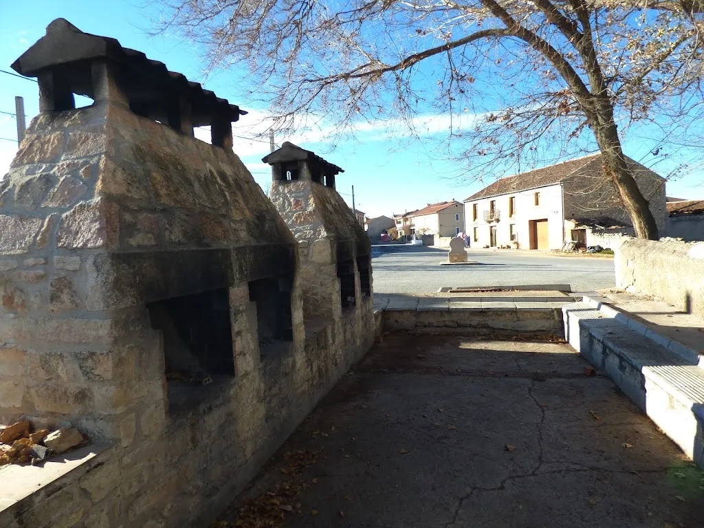 Antiguos lavaderos. Zona recreativa ristorante a San Pedro de Gaíllos