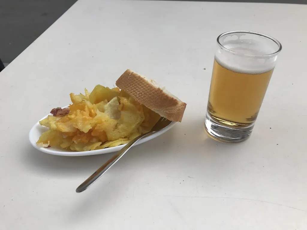 L. J._Pub Azahara_Sanchonuño_recensione