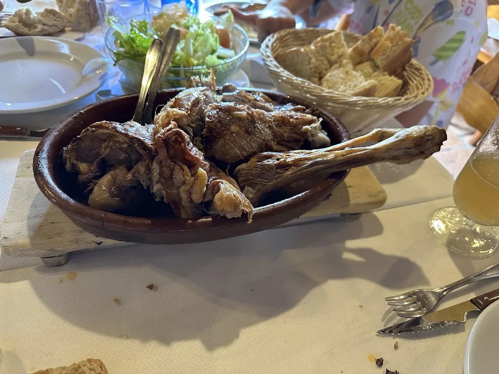Hornos de asar restaurant in Santiuste de Pedraza