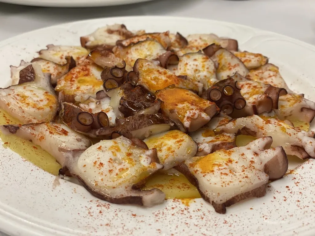 Fang He_El Sitio_Segovia_review