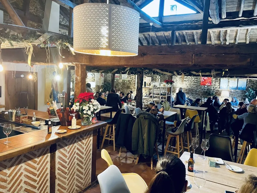 La Chimenea de Sotosalbos restaurant in Sotosalbos