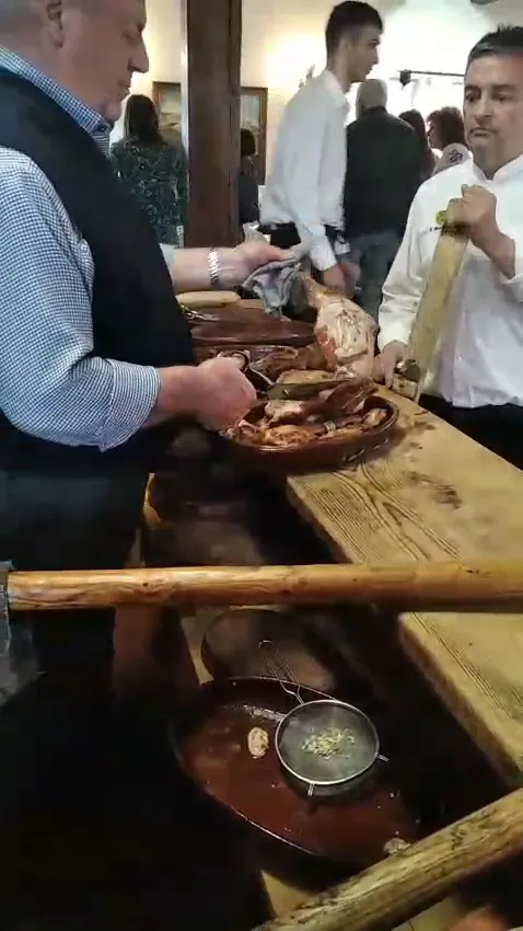 Bar-Restaurante Alejandro Manrique Horno de Asar._Sotosalbos_slider_image_2