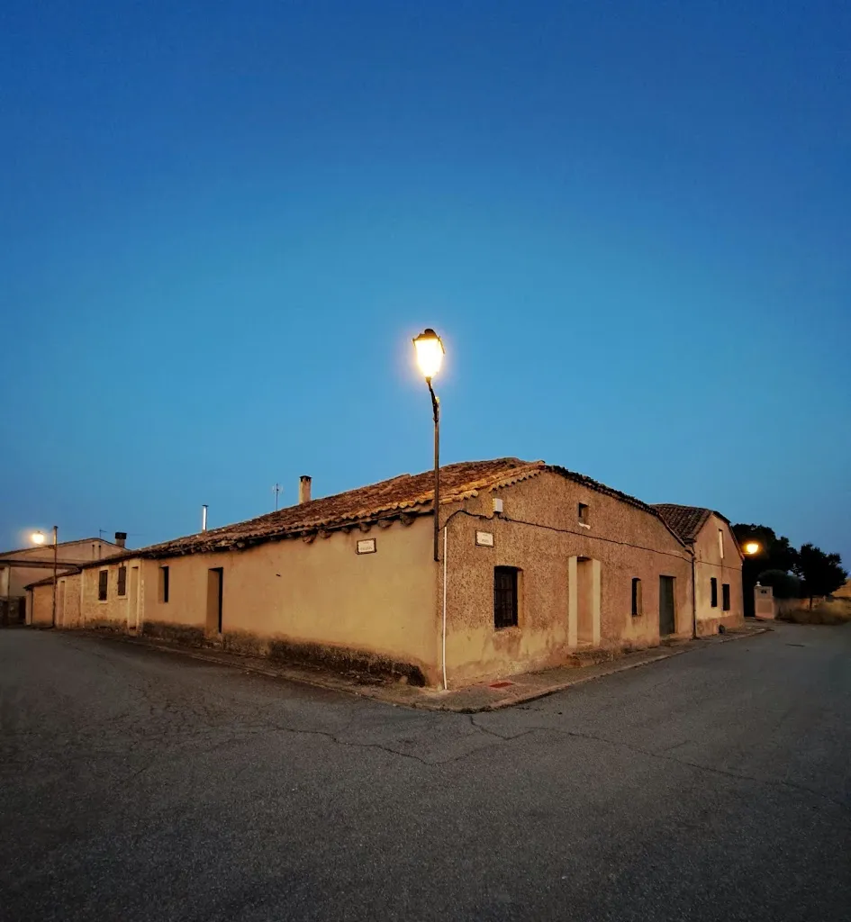 Iglesia de San Vicente Mártir restaurant in Tabanera la Luenga