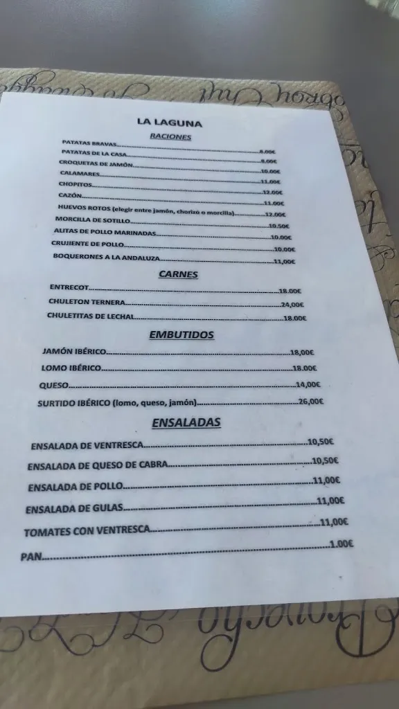 AROA CALDERON_Cafetería Restaurante La Laguna_Sotillo_review