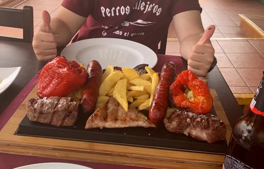 Raul_Restaurante Vinoteca Riba da Cheda_Carnota_recensione