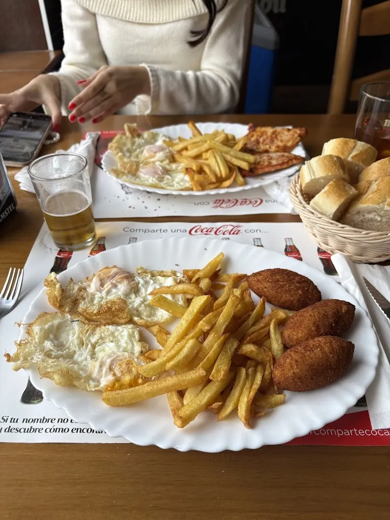 Alberto Sánchez Beltrán_Bar El Pequeño Luchador C.B._Sotillo_review