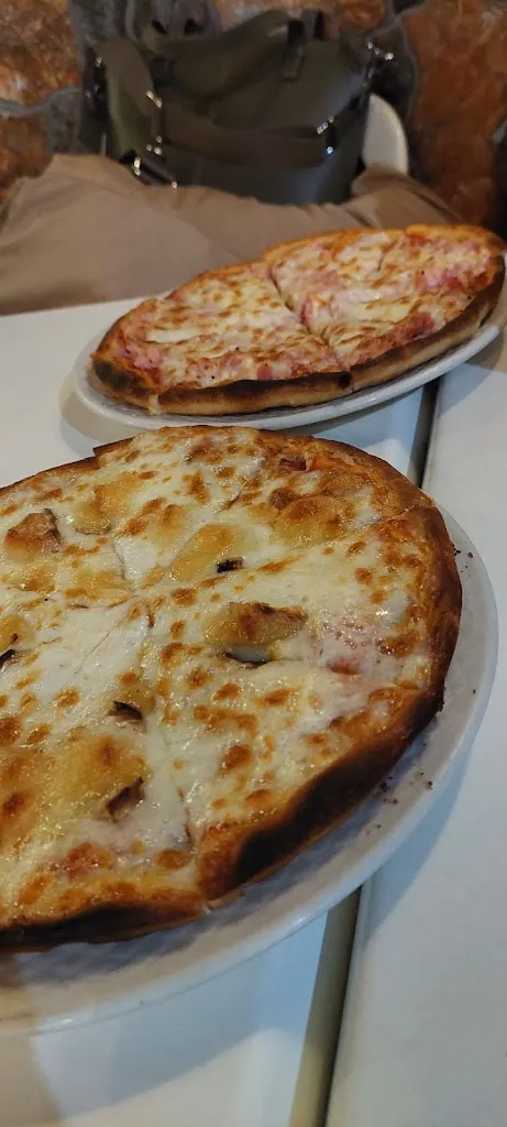 Alba del Hierro_Pizzeria De Antaño_Sotillo_review