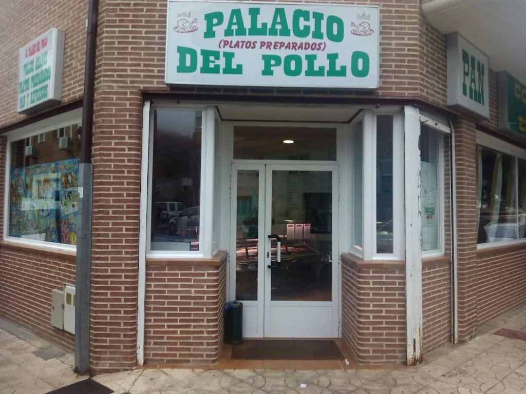 Palacio Del Pollo restaurant in Sotillo