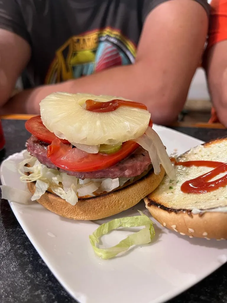 Anton Laka_Burger Pipe's_Sotillo_review