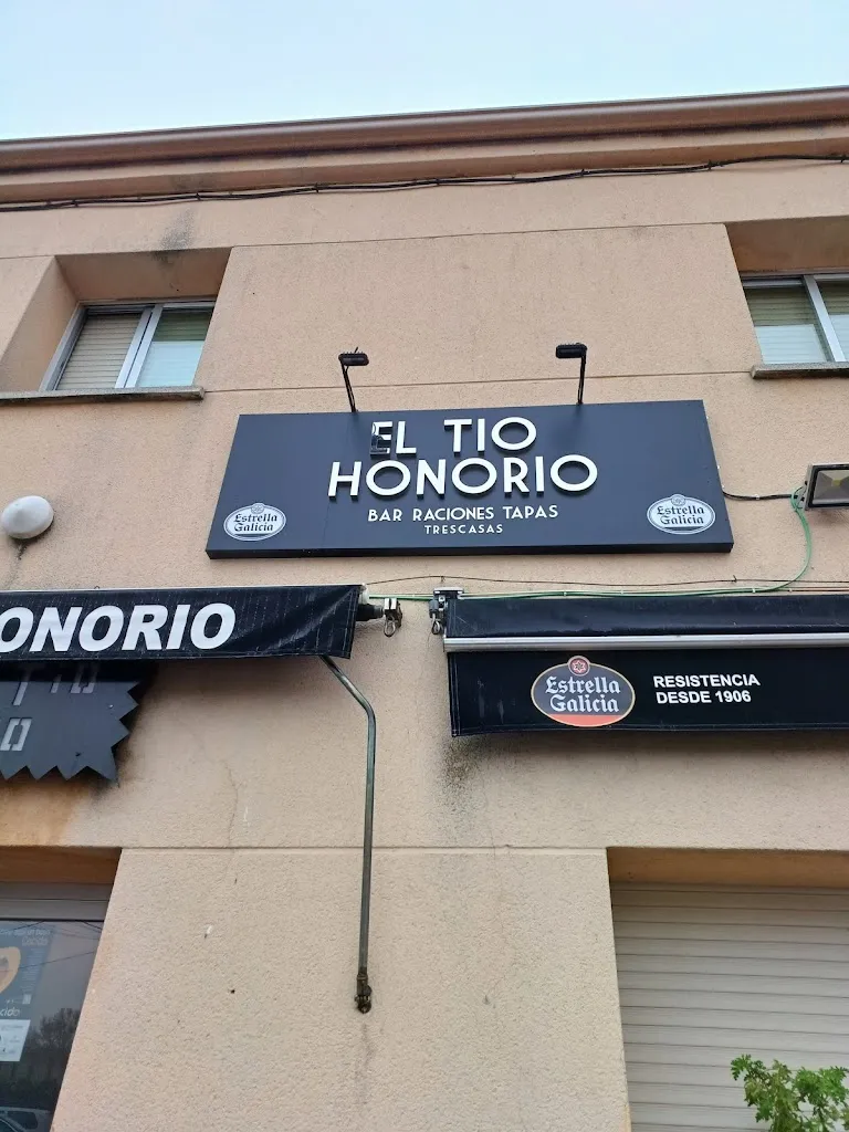 Bar El Tio Honorio restaurant in Trescasas