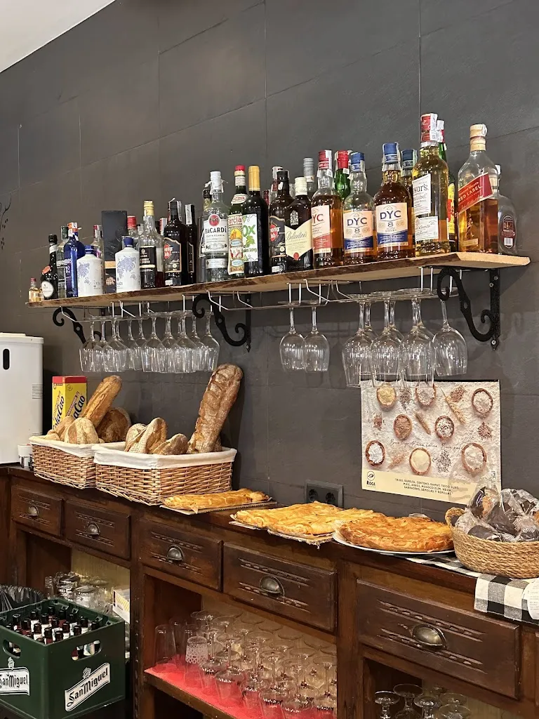 Restaurante el Peregrino restaurant in Torrecaballeros