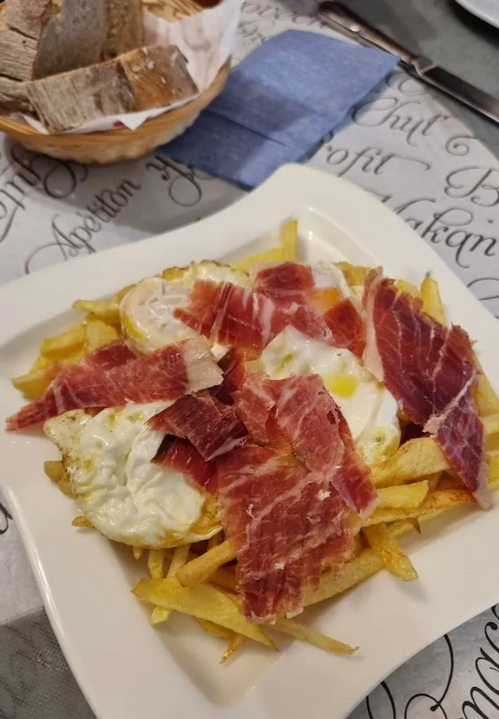 Restaurante el Peregrino_Torrecaballeros_slider_image_3