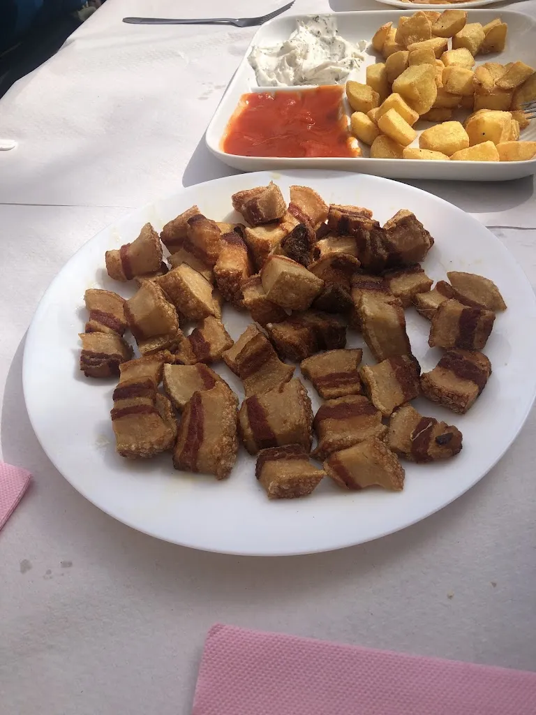 Jose Miguel Moreno _Taberna Los Robles_Torrecaballeros_review