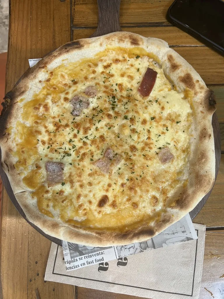 Nazanin Gh_Bresca_Almería_review