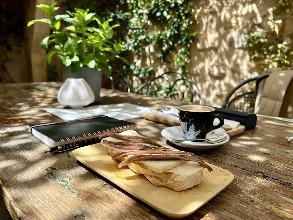 Matt Brogan_Taberna TOMASA Tienda_Valdeprados_review