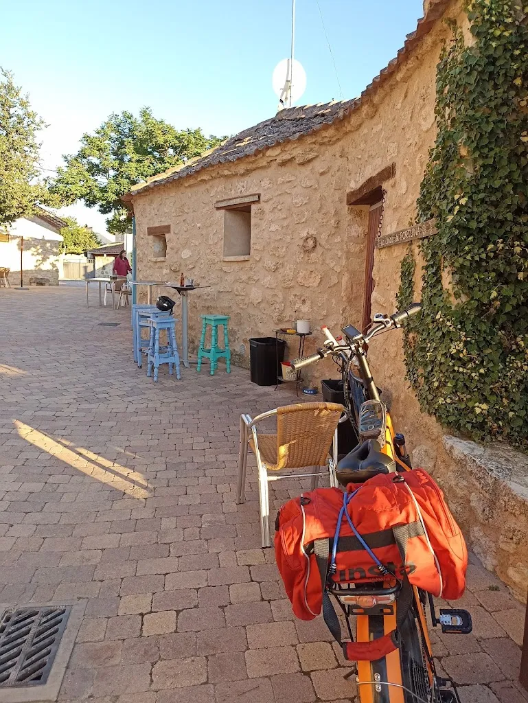 Carlos Arandojo_Bar del Ayuntamiento_Valdeprados_review