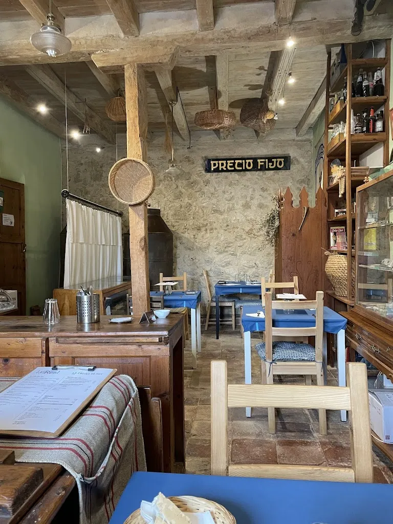 La Real restaurant in Urueñas