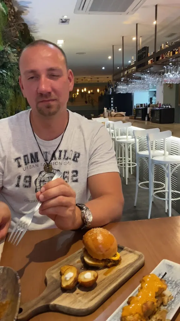 Bar Delira | Grupo Tracatá_Aguadulce_slider_image_2