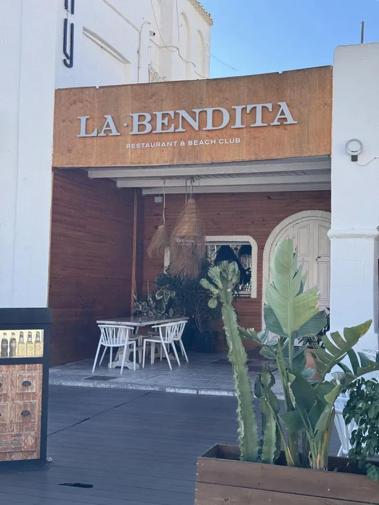 La Bendita Beach Club restaurant in Aguadulce