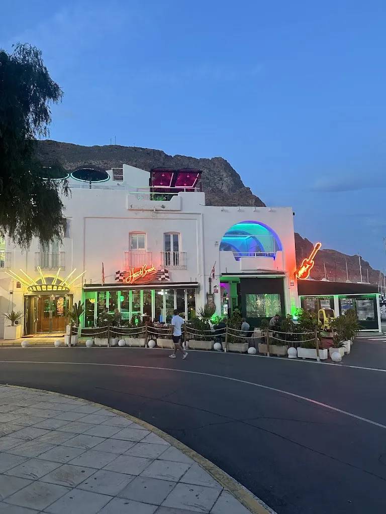 TET_HeartBreak_Aguadulce_review