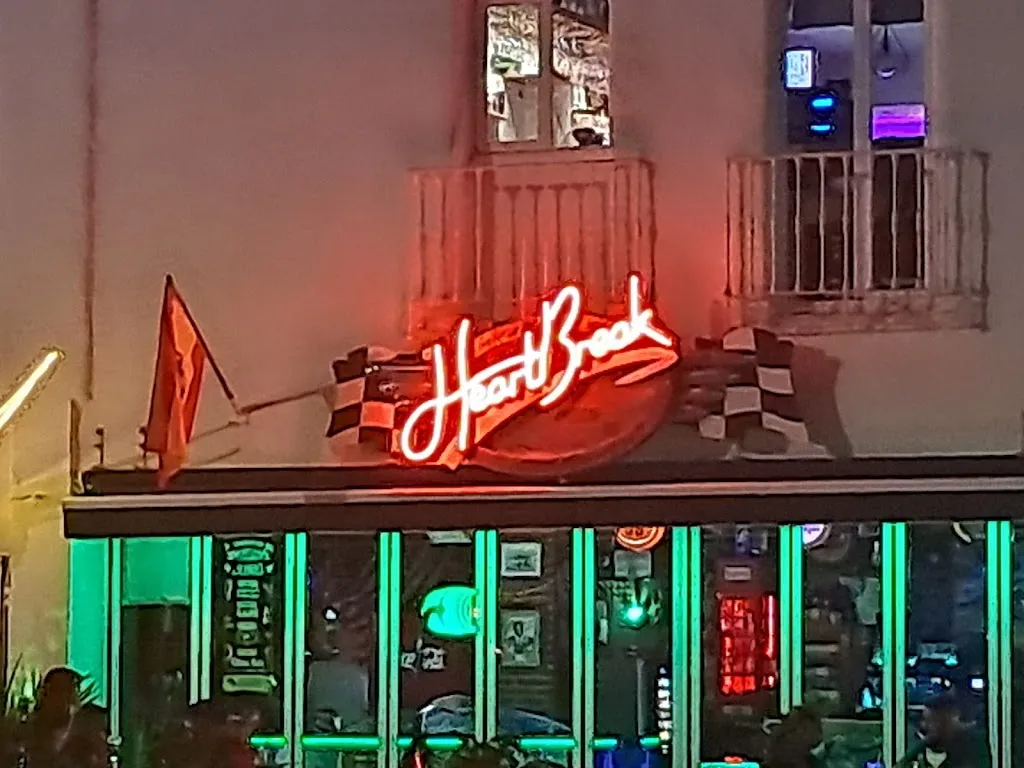 Patricia Blockmon_HeartBreak_Aguadulce_review