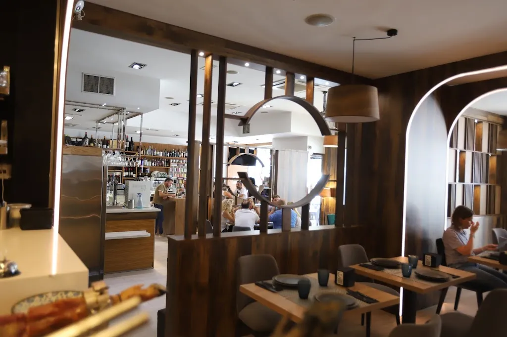 La Cava Vinatería Aguadulce_Aguadulce_slider_image_1