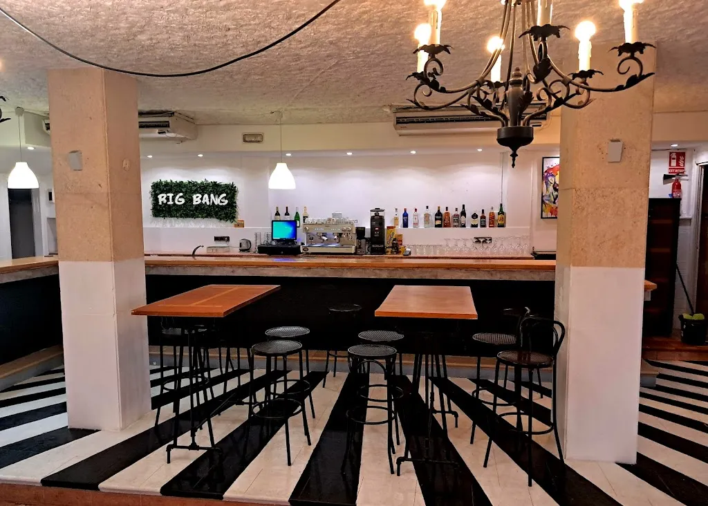 Big Bang restaurant in Aguadulce